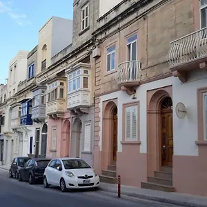 https://balluta-hill-house.qawrahotelsmalta.org